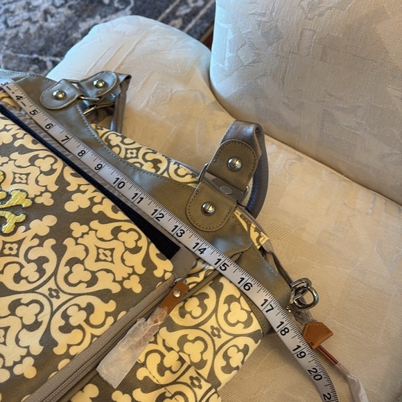 Petunia Pickle Bottom city carryall diaper computer bag very spacious waterproof - Picture 10 of 15